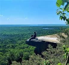Cup and Saucer Trail Manitoulin Island. Hiking and Lookouts